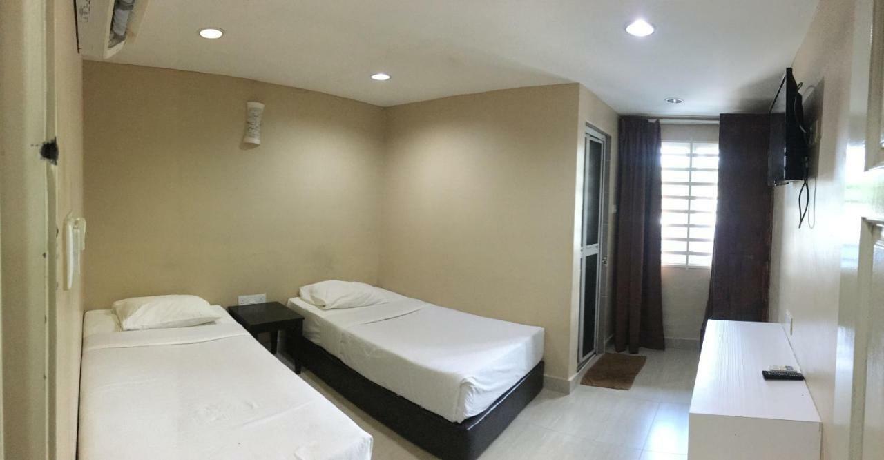 Pantai Guesthouse 콴탄 외부 사진